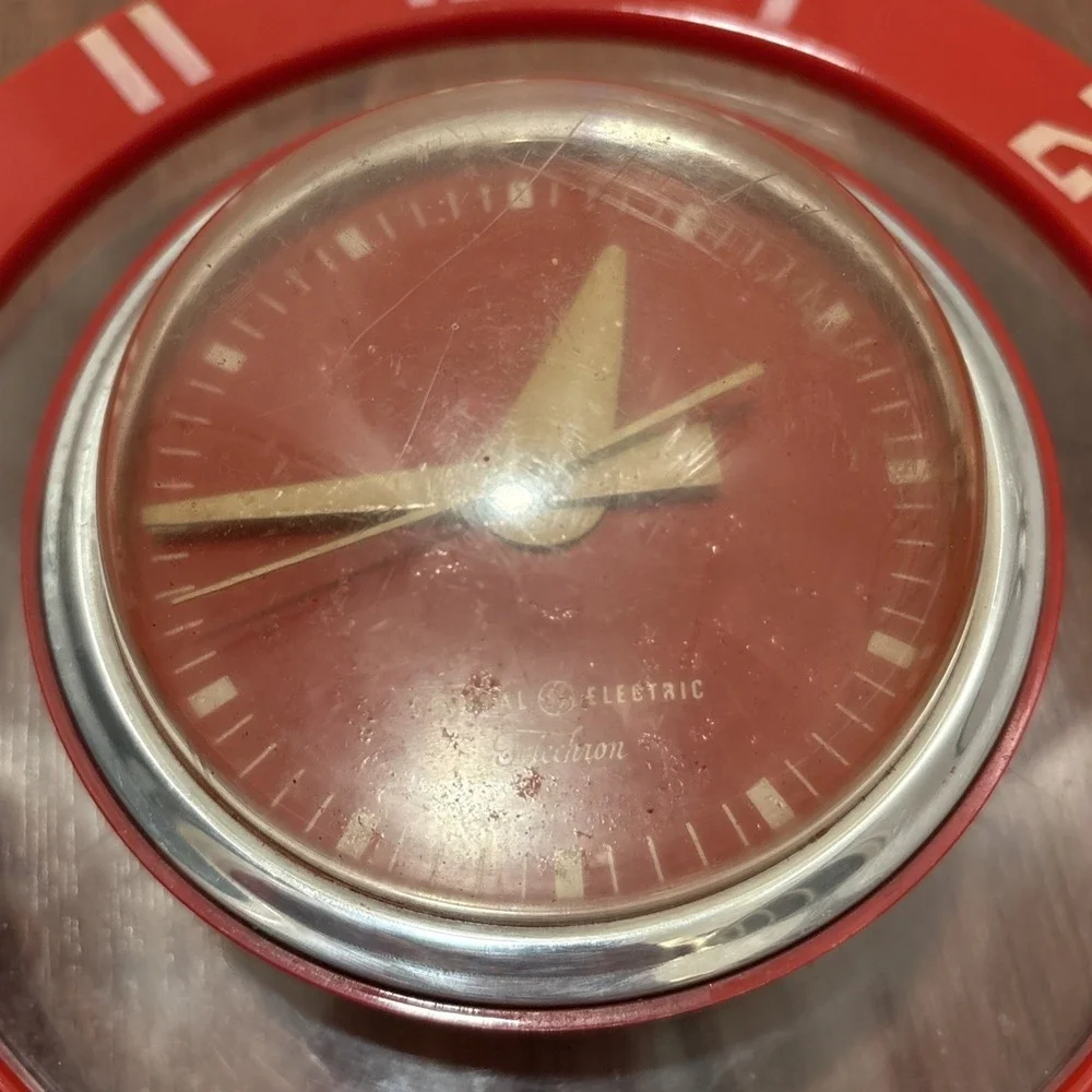 Vintage Telechron / GE Clock, Timeless Classic Style, Works, Some Wear Read Desc